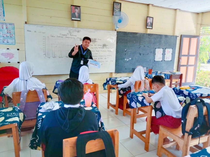 Kegiatan pengajaran di kelas | Foto: Dokumentasi pribadi